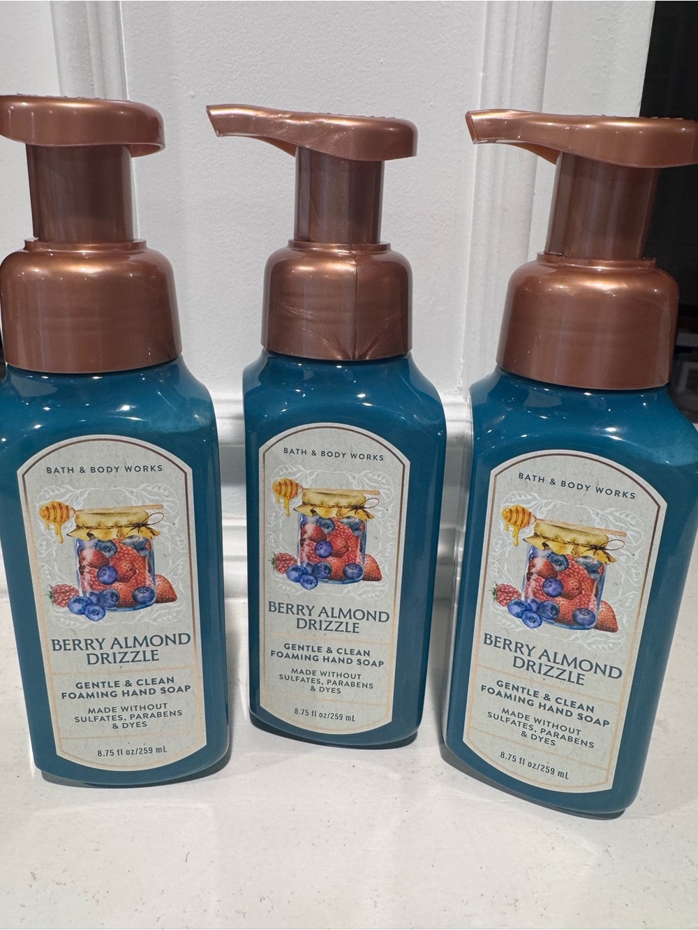 Bath & Body Works Berry Almond Drizzle Foaming Hand Soap - set of 3 NWT